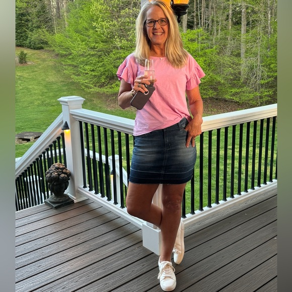 Meet your Posher, Nancy - Picture 2 of 4